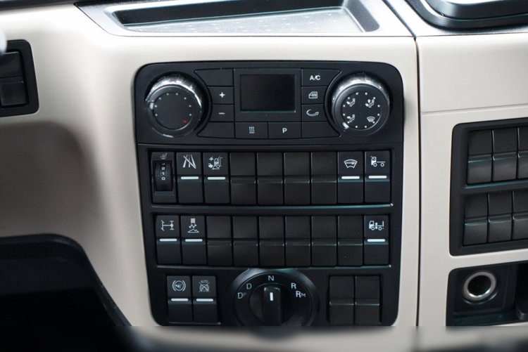 MAN TGX 18.470 / LOW DECK / MEGA / XXL / REGULOWANE SIODŁO / 2020 ROK / NAVI / SPROWADZONY / PO KONTRAKCIE SERWISOWYM zdjęcie 29