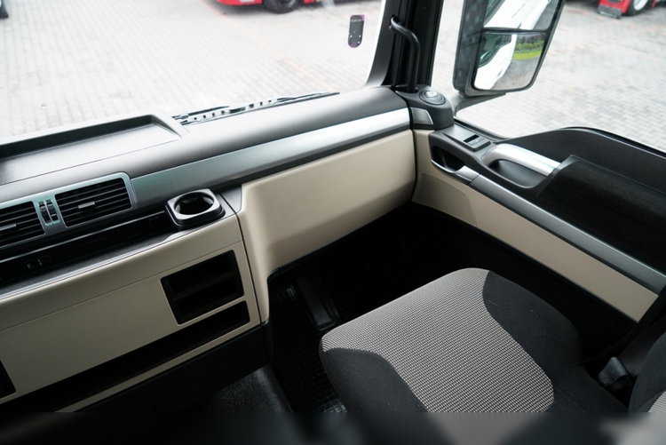 MAN TGX 18.470 / LOW DECK / MEGA / XXL / REGULOWANE SIODŁO / 2020 ROK / NAVI / SPROWADZONY / PO KONTRAKCIE SERWISOWYM zdjęcie 32