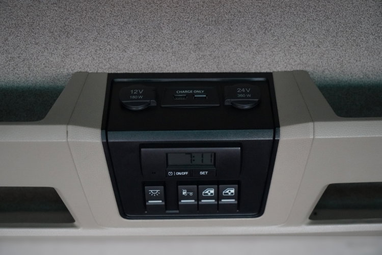 MAN TGX 18.470 / LOW DECK / MEGA / XXL / REGULOWANE SIODŁO / 2020 ROK / NAVI / SPROWADZONY / PO KONTRAKCIE SERWISOWYM zdjęcie 35