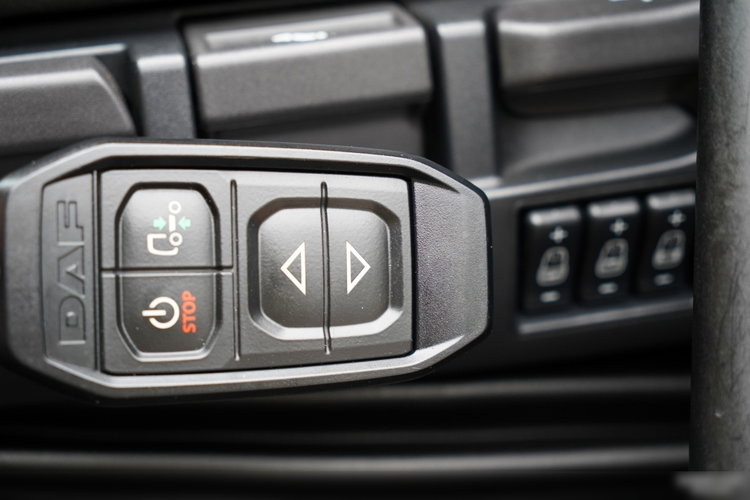 DAF XF 480 / SPACE CAB / PO KONTRAKCIE SERWISOWYM / SPROWADZONY  zdjęcie 24