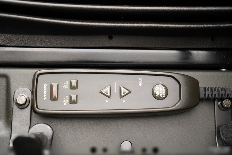 Volvo FH 460 / HYDRAULIKA / NISKA KABINA / SPROWADZONY / PO KONTRAKCIE SERWISOWYM zdjęcie 24