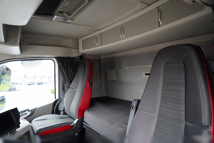 Volvo FH 460 / HYDRAULIKA / NISKA KABINA / SPROWADZONY / PO KONTRAKCIE SERWISOWYM zdjęcie 26