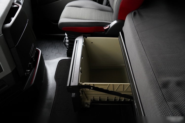 Volvo FH 460 / HYDRAULIKA / NISKA KABINA / SPROWADZONY / PO KONTRAKCIE SERWISOWYM zdjęcie 27