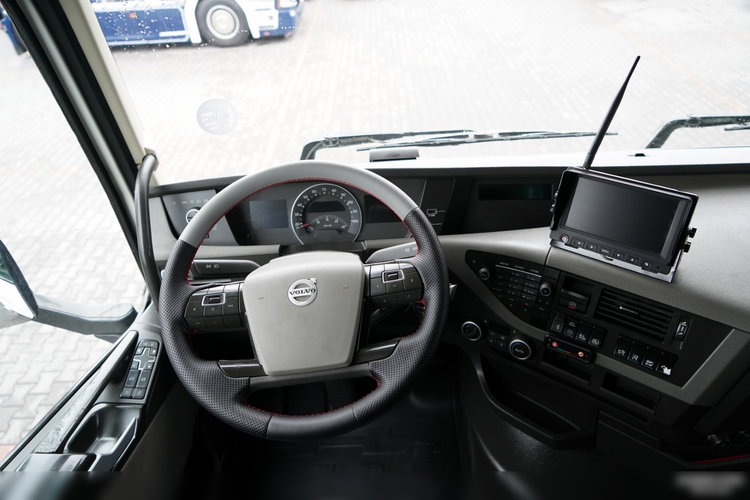 Volvo FH 460 / HYDRAULIKA / NISKA KABINA / SPROWADZONY / PO KONTRAKCIE SERWISOWYM zdjęcie 30