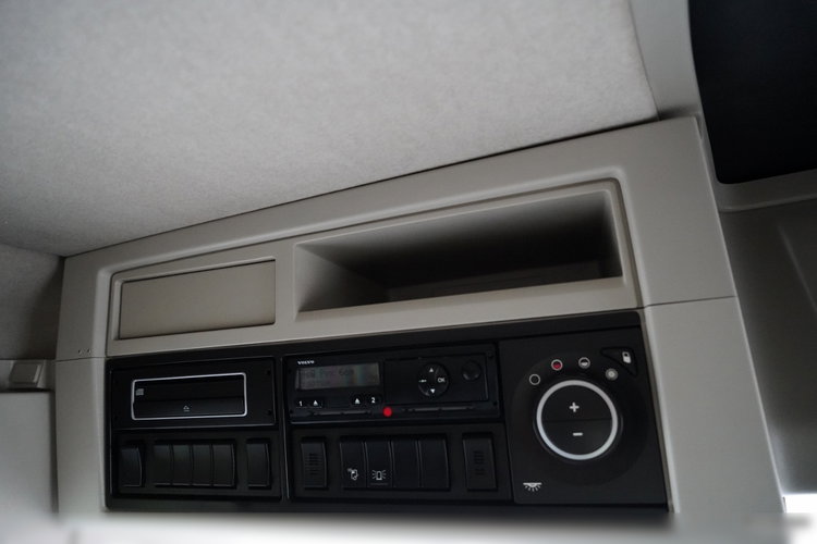 Volvo FH 460 / HYDRAULIKA / NISKA KABINA / SPROWADZONY / PO KONTRAKCIE SERWISOWYM zdjęcie 35