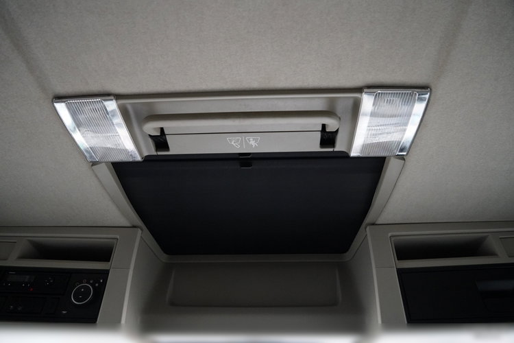 Volvo FH 460 / HYDRAULIKA / NISKA KABINA / SPROWADZONY / PO KONTRAKCIE SERWISOWYM zdjęcie 36