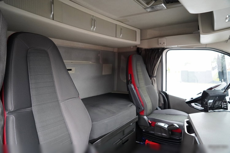 Volvo FH 460 / HYDRAULIKA / NISKA KABINA / SPROWADZONY / PO KONTRAKCIE SERWISOWYM zdjęcie 37