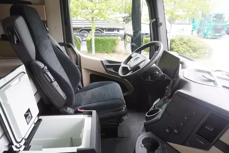 Mercedes-Benz Actros 2545 MP5 / Kabina BIG / BDF zdjęcie 24