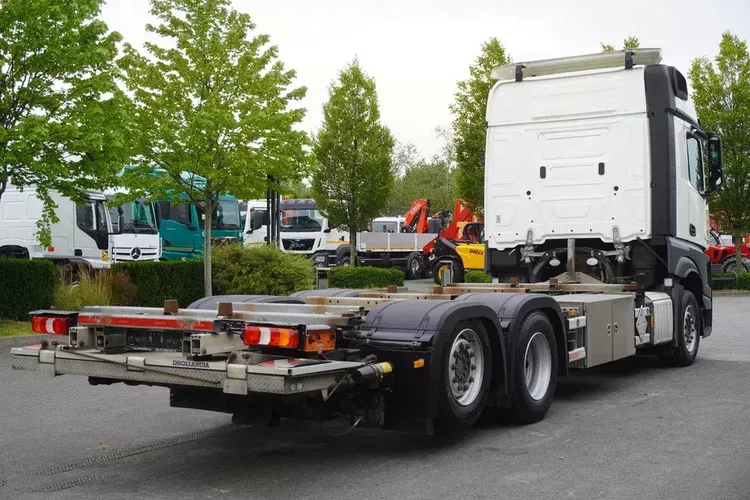 Mercedes-Benz Actros 2545 MP5 / Kabina BIG / BDF zdjęcie 4