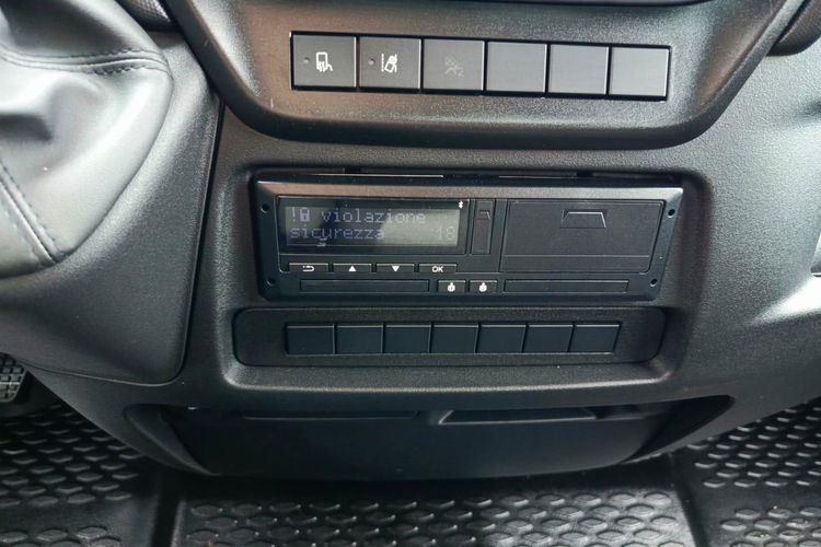 Iveco Daily 70C18H zdjęcie 13