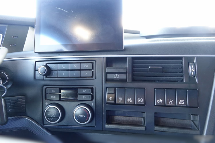 Volvo FH 500 / I-SAVE / XXL / I-PARK COOL / NOWY MODEL / OPONY 100 % / + SCHMITZ FIRANKA STANDARD / PODNOSZONA OŚ / DACH PODNOSZONY / 2022 ROK / PO ZŁOTYM KONTRAKCIE SERWISOWYM zdjęcie 30