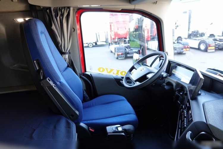 Volvo FH 500 / I-SAVE / XXL / I-PARK COOL / NOWY MODEL / OPONY 100 % / + SCHMITZ FIRANKA STANDARD / PODNOSZONA OŚ / DACH PODNOSZONY / 2022 ROK / PO ZŁOTYM KONTRAKCIE SERWISOWYM zdjęcie 34