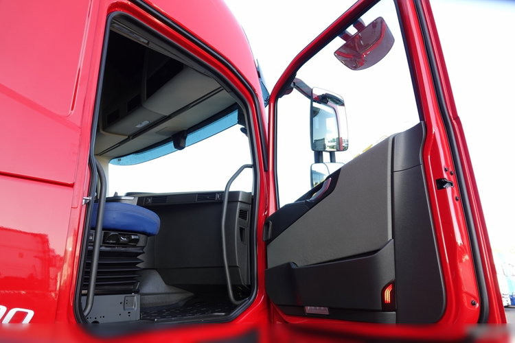 Volvo FH 500 / I-SAVE / XXL / I-PARK COOL / NOWY MODEL / OPONY 100 % / + SCHMITZ FIRANKA STANDARD / PODNOSZONA OŚ / DACH PODNOSZONY / 2022 ROK / PO ZŁOTYM KONTRAKCIE SERWISOWYM zdjęcie 36