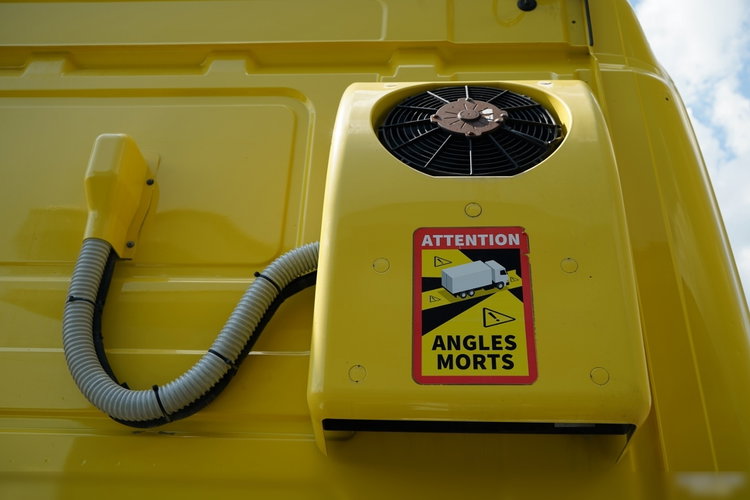 Scania R 450 / RETARDER /  PRZYSTAWKA PTO / KLIMA POSTOJOWA /  CAŁA NA PODUSZKACH / ALUFELGI  / SPROWADZONA / PO  KONTRAKCIE SERWISOWYM zdjęcie 17