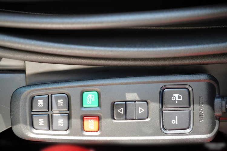 Scania R 450 / RETARDER /  PRZYSTAWKA PTO / KLIMA POSTOJOWA /  CAŁA NA PODUSZKACH / ALUFELGI  / SPROWADZONA / PO  KONTRAKCIE SERWISOWYM zdjęcie 23