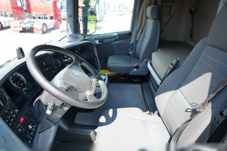 Scania R 450 / RETARDER /  PRZYSTAWKA PTO / KLIMA POSTOJOWA /  CAŁA NA PODUSZKACH / ALUFELGI  / SPROWADZONA / PO  KONTRAKCIE SERWISOWYM zdjęcie 24