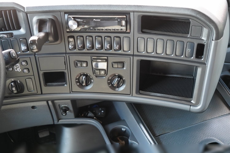 Scania R 450 / RETARDER /  PRZYSTAWKA PTO / KLIMA POSTOJOWA /  CAŁA NA PODUSZKACH / ALUFELGI  / SPROWADZONA / PO  KONTRAKCIE SERWISOWYM zdjęcie 30