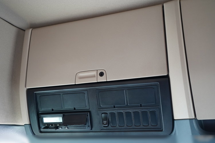 Scania R 450 / RETARDER /  PRZYSTAWKA PTO / KLIMA POSTOJOWA /  CAŁA NA PODUSZKACH / ALUFELGI  / SPROWADZONA / PO  KONTRAKCIE SERWISOWYM zdjęcie 33