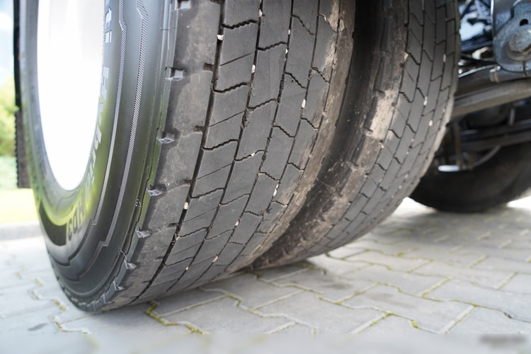 Renault T 440 / 13 LITROWY / HYDRAULIKA / RETARDER  / ALUFELGI/ SPROWADZONY / PO KONTRAKCIE SERWISOWYM zdjęcie 21