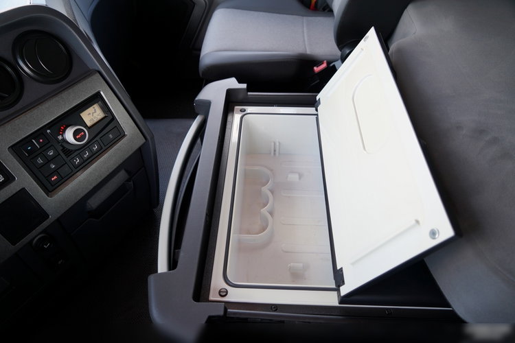 Renault T 440 / 13 LITROWY / HYDRAULIKA / RETARDER  / ALUFELGI/ SPROWADZONY / PO KONTRAKCIE SERWISOWYM zdjęcie 28