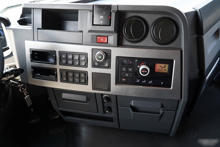 Renault T 440 / 13 LITROWY / HYDRAULIKA / RETARDER  / ALUFELGI/ SPROWADZONY / PO KONTRAKCIE SERWISOWYM zdjęcie 32