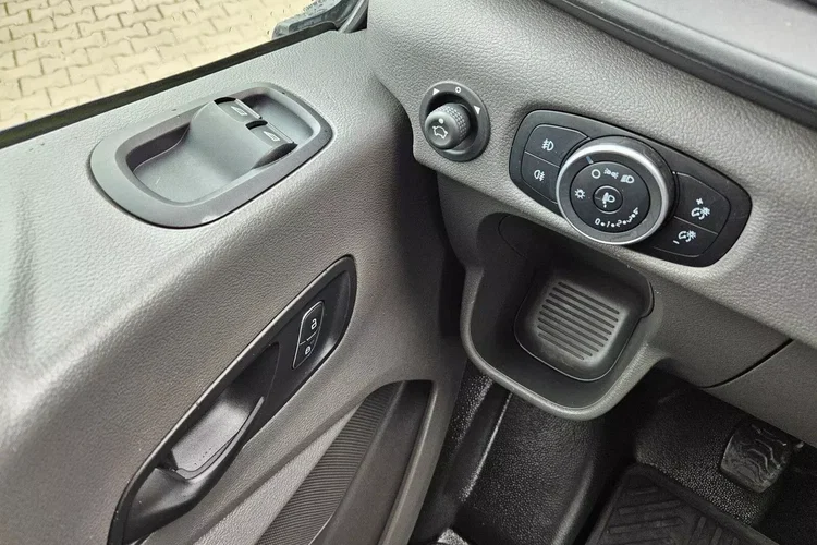 Ford transit L3H2 4x4 99999zł NETTO Brygadówka 6 osób 2.0TdCi/170KM zdjęcie 21