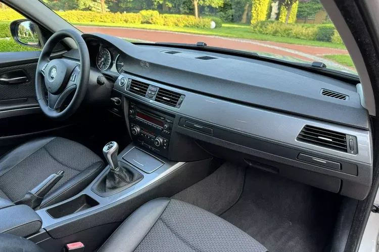 BMW seria-3 zdjęcie 31