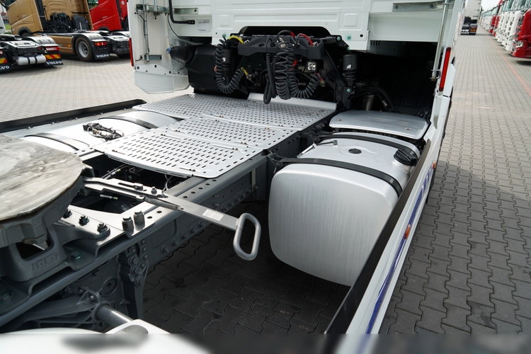 DAF XG 530 / RETARDER / CAŁY NA PODUSZKACH / KLIMA POSTOJOWA /  zdjęcie 17