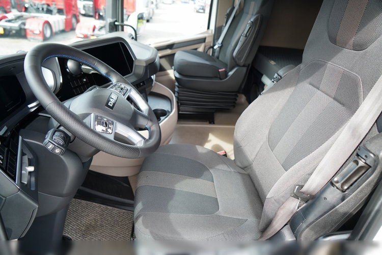 DAF XG 530 / RETARDER / CAŁY NA PODUSZKACH / KLIMA POSTOJOWA /  zdjęcie 27