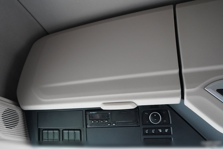 DAF XG 530 / RETARDER / CAŁY NA PODUSZKACH / KLIMA POSTOJOWA /  zdjęcie 38