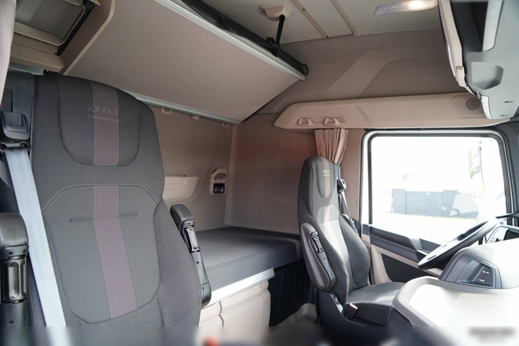 DAF XG 530 / RETARDER / CAŁY NA PODUSZKACH / KLIMA POSTOJOWA /  zdjęcie 43