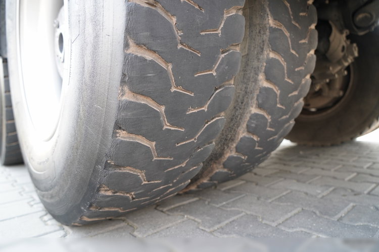 Scania P360 / 6X4 / SKRZYNIOWY 4.85 + HDS HIAB 211 E-6 HIDUO / UDŹWIG 7100KG / MAX WYSÓW 16.5 M / STEROWANIE RADIOWE zdjęcie 37