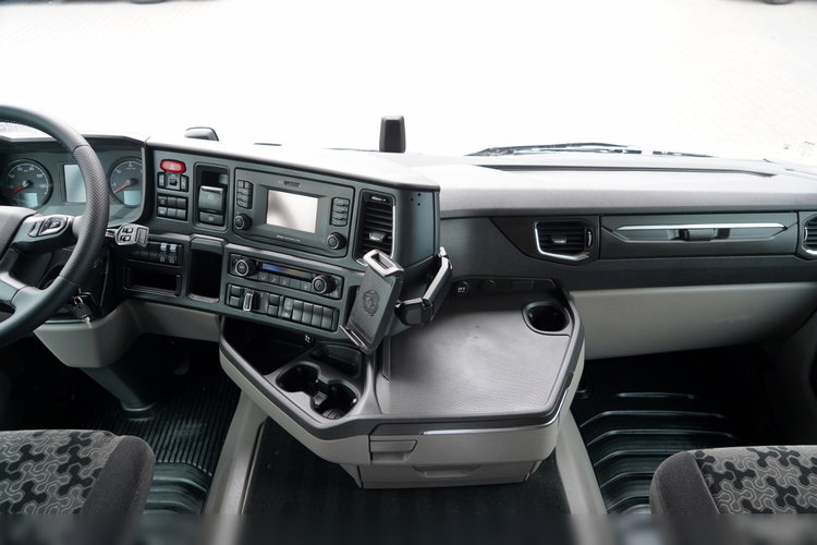 Scania R 450 / RETARDER / HYDRAULIKA / ADR AT / KLIMA POSTOJOWA / ALUFELGI / 2021 ROK / PO KONTRAKCIE SERWISOWYM zdjęcie 32