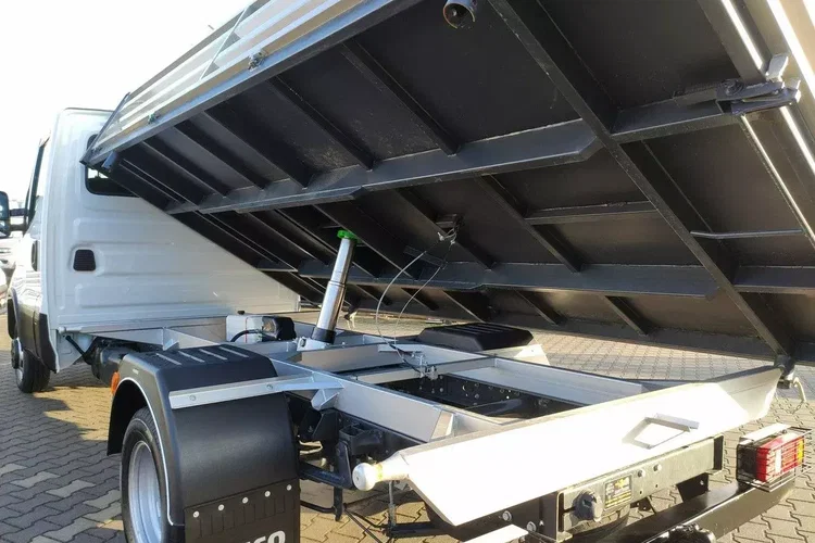 Iveco Daily 35C16 V zdjęcie 8