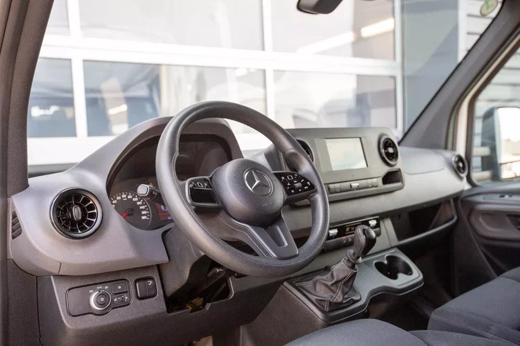 Mercedes Sprinter 316 2.2 CDI KONTENER + WINDA 750kg zdjęcie 19