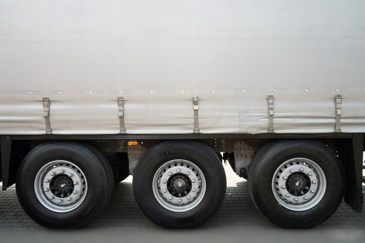 Schmitz / FIRANKA / STANDARD / OŚ PODNOSZONA / PODNOSZONY DACH / 2022R  zdjęcie 24