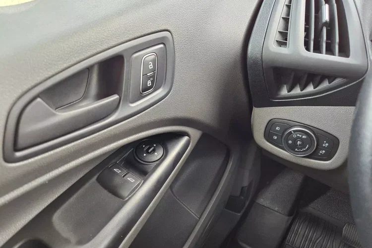 Ford transit-connect L2H1 39999zł NETTO 1.5 TdCi/120KM zdjęcie 19