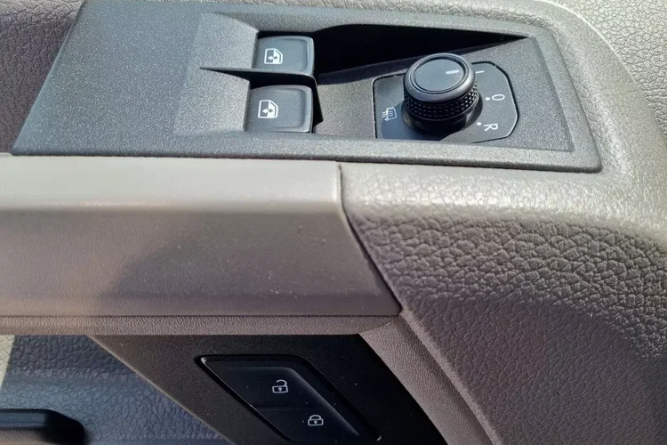 Volkswagen Crafter 84999zł NETTO Kontener 8 ePAL 2.0 TDi/140KM zdjęcie 14