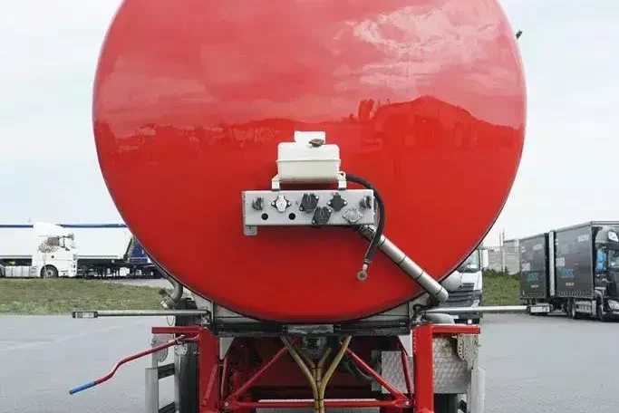 SOMMER CYSTERNA SPOZYWCZA / 28 374 LITRÓW / 4 KOMOROWA / WEBASTO / POMPA zdjęcie 7