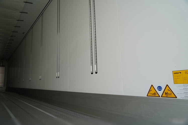 SCHMITZ  / CHŁODNIA / THERMO KING SLX 300 / DOPPELSTOCK / KOSZ NA PALETY /  OŚ PODNOSZONA / MAŁO UŻYWANA  zdjęcie 17