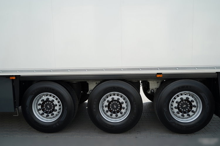 SCHMITZ  / CHŁODNIA / THERMO KING SLX 300 / DOPPELSTOCK / KOSZ NA PALETY /  OŚ PODNOSZONA / MAŁO UŻYWANA  zdjęcie 25