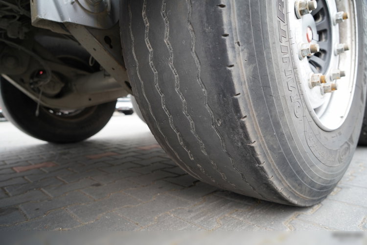 STAS WYWROTKA / 26m3 / ALUMINIOWA / OŚ PONOSZONA / SKRĘTNA  / OSIE SAF   zdjęcie 17