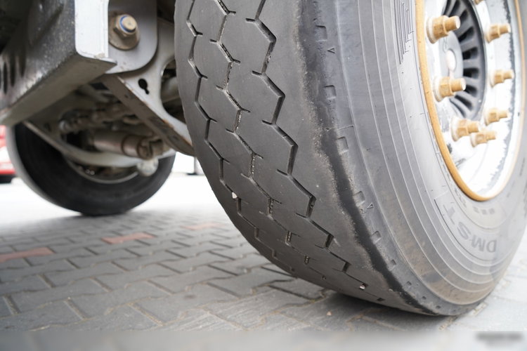 STAS WYWROTKA / 26m3 / ALUMINIOWA / OŚ PONOSZONA / SKRĘTNA  / OSIE SAF   zdjęcie 18