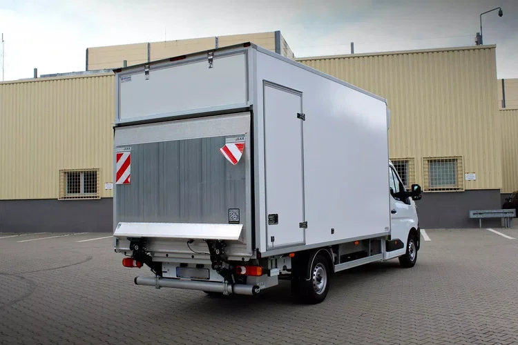 Renault Master kontener 9eup + winda BAR 750kg zdjęcie 10
