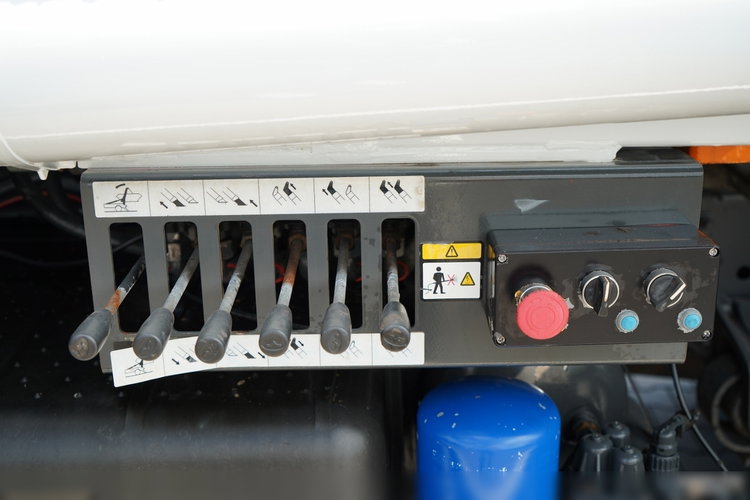 Mercedes ACTROS  1836 / 4X2 / BRAMOWIEC / PALFINGER M12T / EURO 6 / SPROWADZONY zdjęcie 18