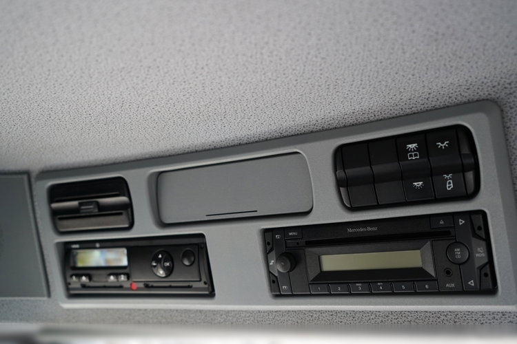 Mercedes ACTROS  1836 / 4X2 / BRAMOWIEC / PALFINGER M12T / EURO 6 / SPROWADZONY zdjęcie 32