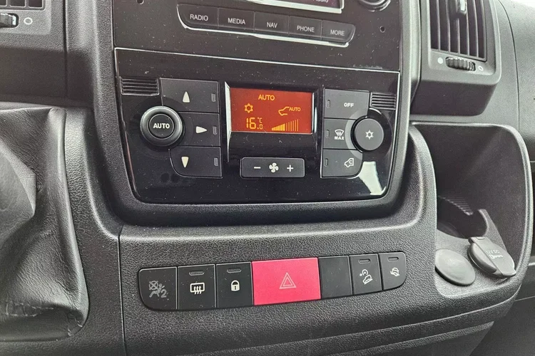 Peugeot boxer L4H2 89999zł NETTO Brygadówka 6 osób 2.2HDi/165KM zdjęcie 30