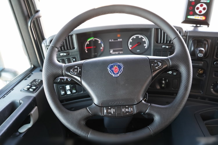 Scania P 280 / 4X2 / SIŁOWNIK DO WYWROTU / + HDS HMF 635 / UDŹWIG 1 500 KG / MAX WYSÓW 7 M / STEROWANIE RADIOWE / EURO 6 zdjęcie 37