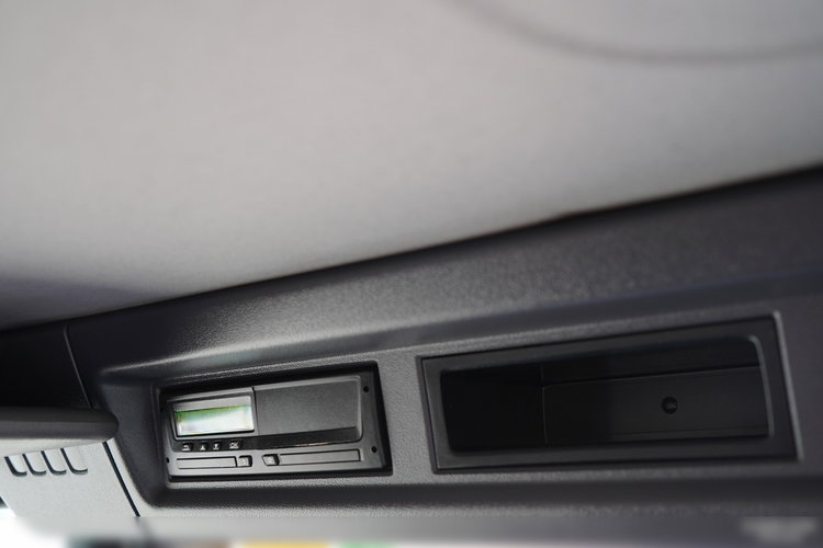 Scania P 280 / 4X2 / SIŁOWNIK DO WYWROTU / + HDS HMF 635 / UDŹWIG 1 500 KG / MAX WYSÓW 7 M / STEROWANIE RADIOWE / EURO 6 zdjęcie 42