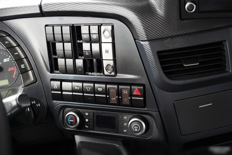 Iveco STRALIS X-WAY 480 / 6x4 / WYWROTKA DWUSTRONNA /  HYDROBURTA / BOARDMATIC / MEILLER KIPPER / SPROWADZONY zdjęcie 48